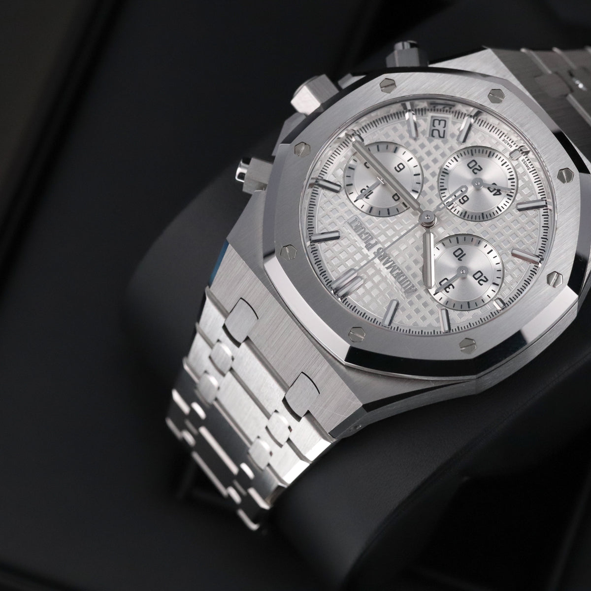 Audemars Piguet Royal Oak Chronograph 2023 Complete 41mm Steel Case White Dial Steel Bezel Stainless Bracelet 26240ST.OO.1320ST.OT