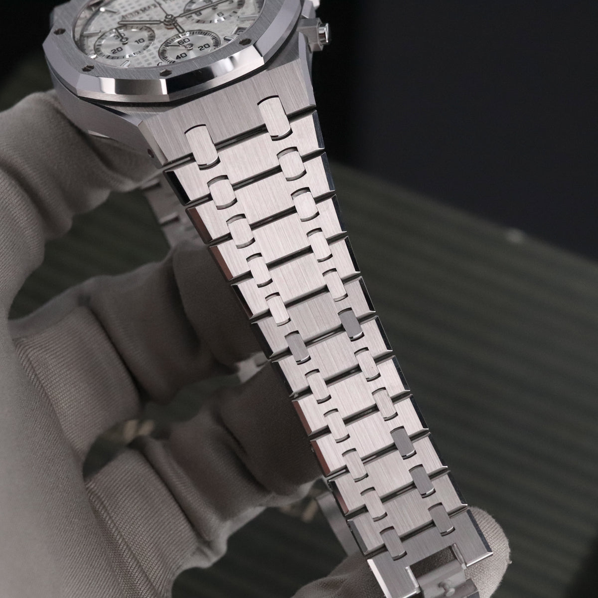 Audemars Piguet Royal Oak Chronograph 2023 Complete 41mm Steel Case White Dial Steel Bezel Stainless Bracelet 26240ST.OO.1320ST.OT