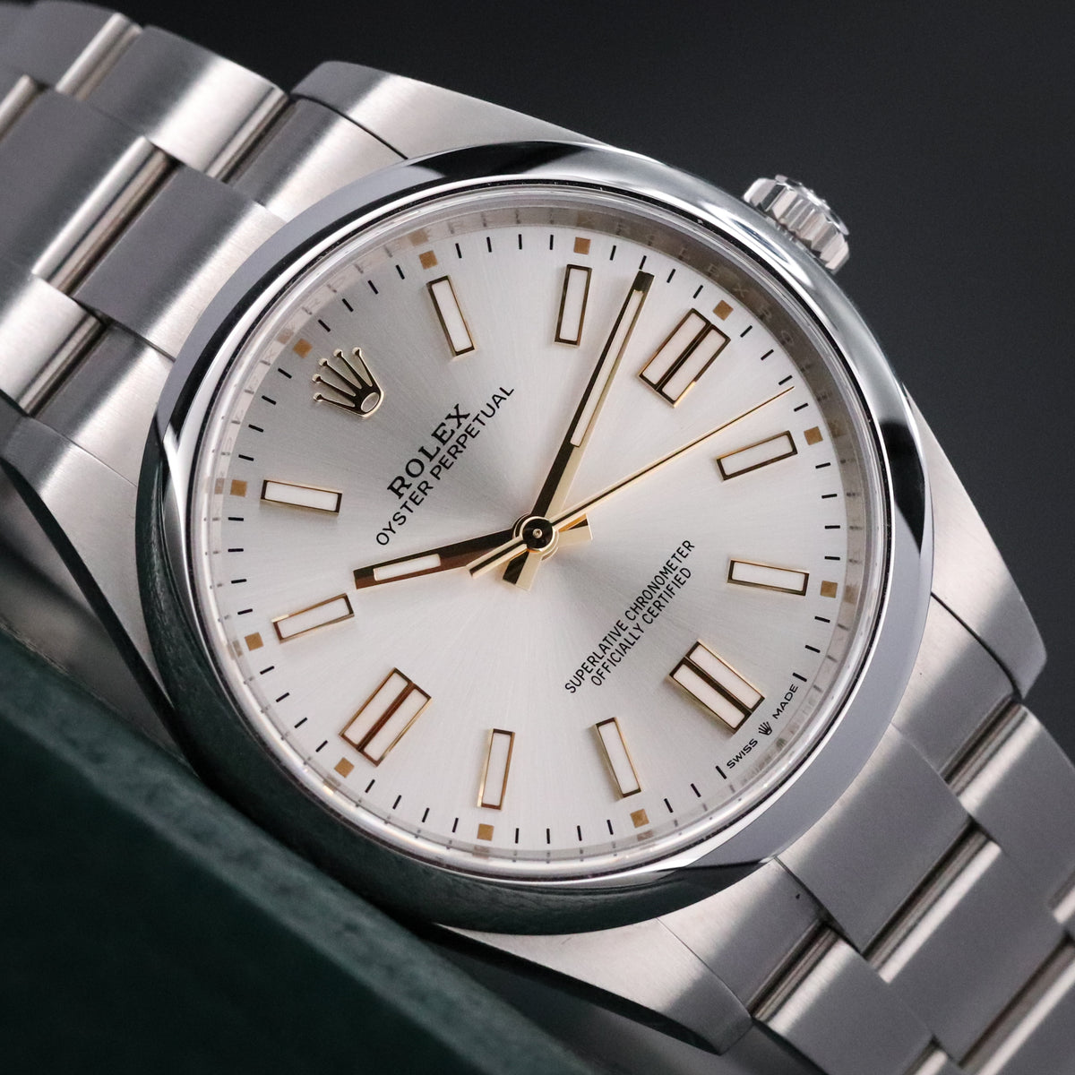 Rolex Oyster Perpetual Complete 26mm Steel Case White Dial Smooth Bezel Oyster Bracelet 67180