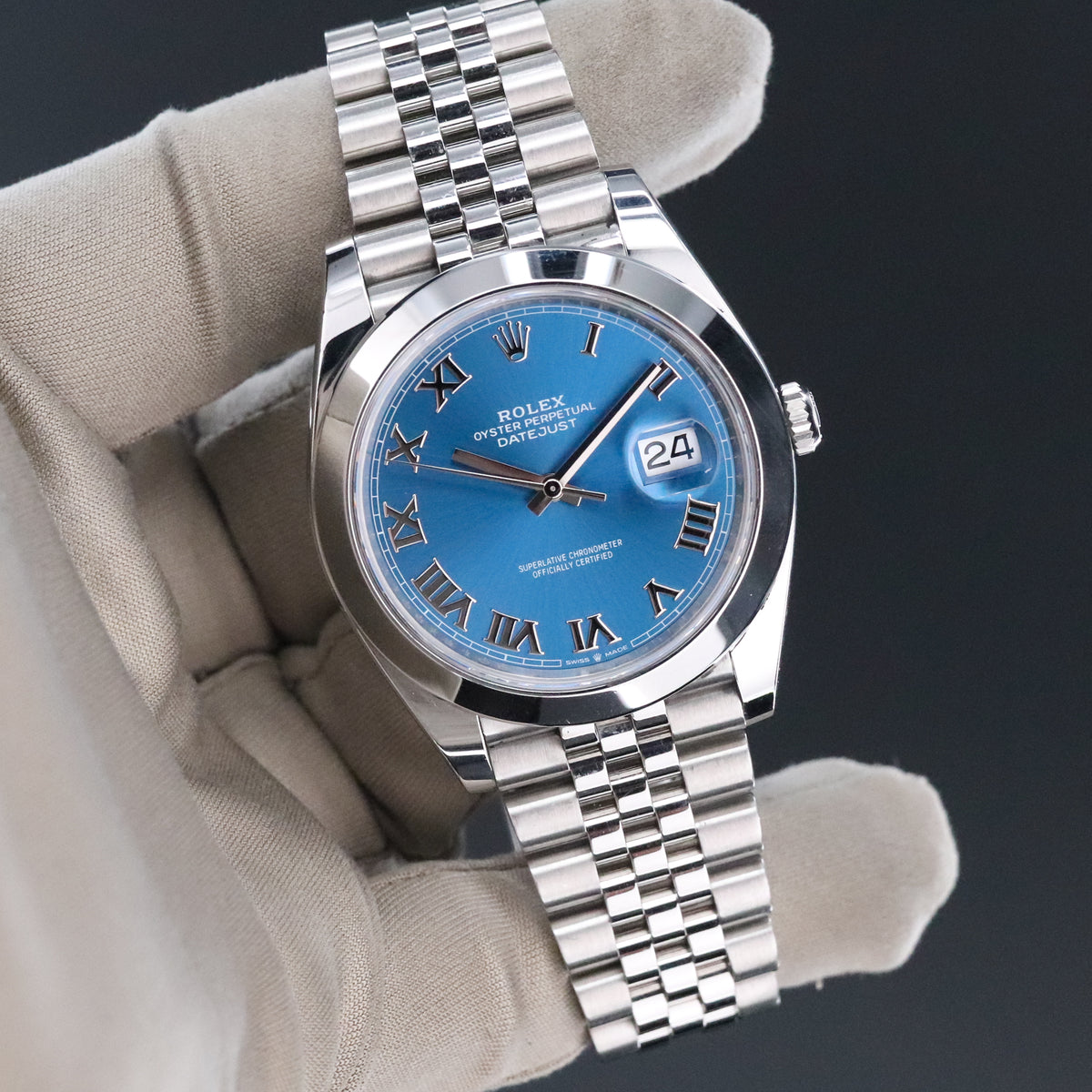 Rolex Datejust [2025 Complete] 41mm Steel Case Blue Roman Dial Smooth Bezel Jubilee Bracelet 126300