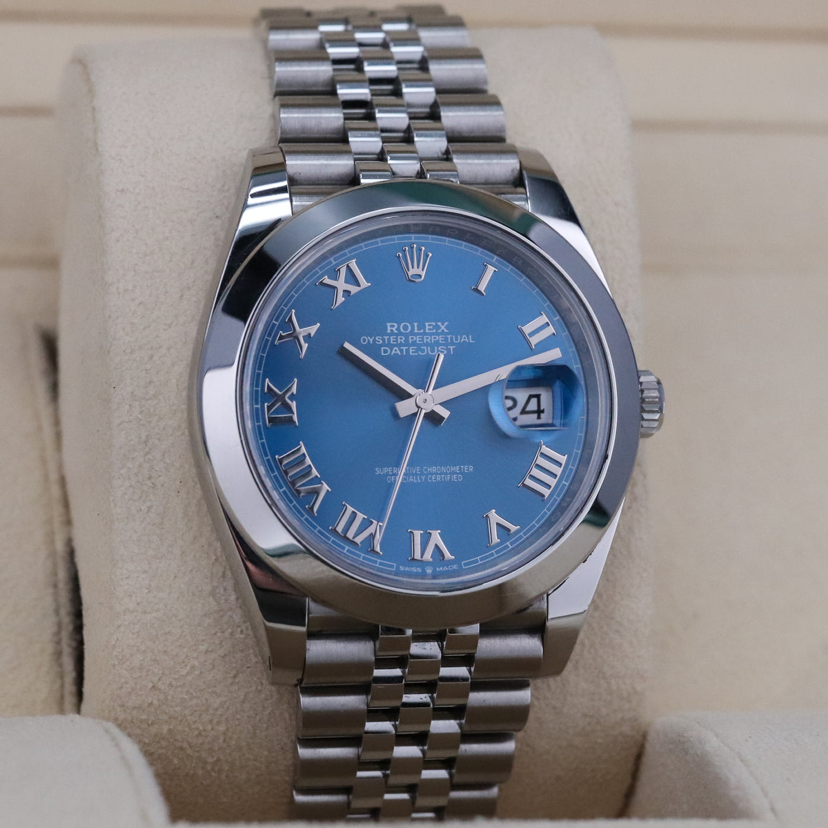 Rolex Datejust [2025 Complete] 41mm Steel Case Blue Roman Dial Smooth Bezel Jubilee Bracelet 126300