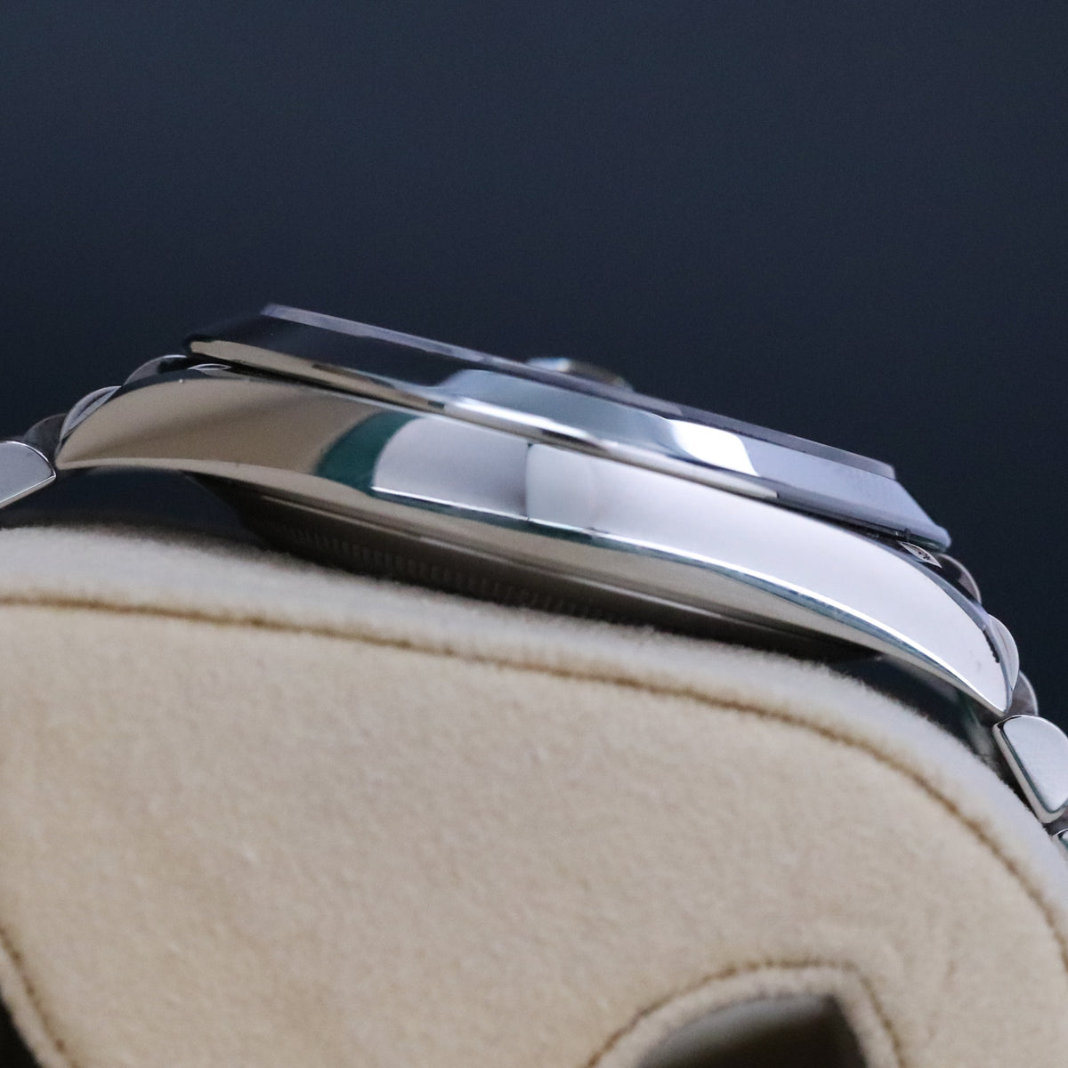 Rolex Datejust [2025 Complete] 41mm Steel Case Blue Roman Dial Smooth Bezel Jubilee Bracelet 126300