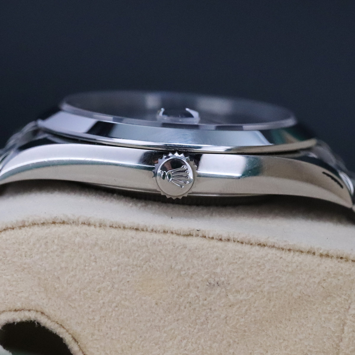 Rolex Datejust [2025 Complete] 41mm Steel Case Blue Roman Dial Smooth Bezel Jubilee Bracelet 126300