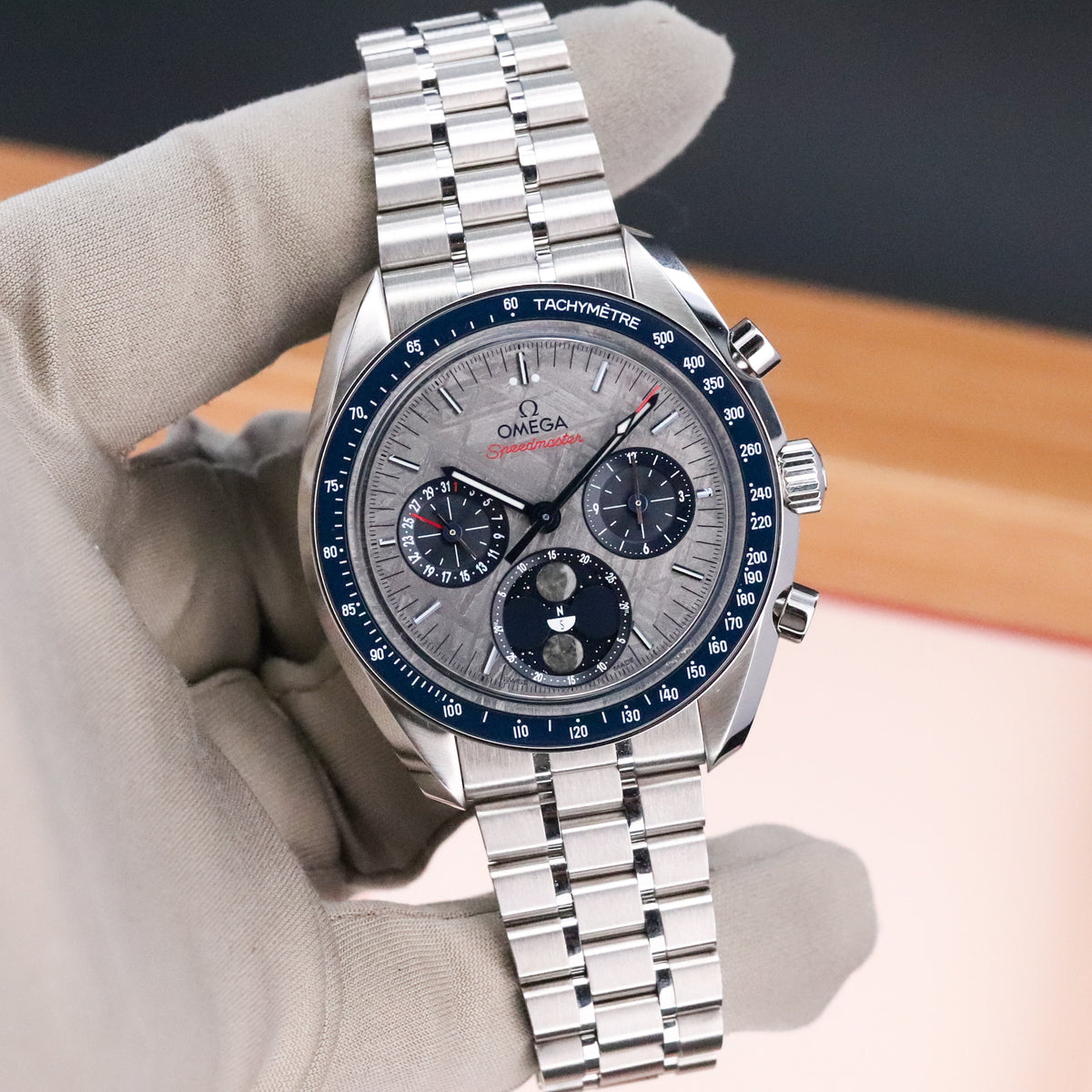 Omega Speedmaster Moonphase [2025 Complete] 43mm Steel Meteorite Gray Dial Blue Bezel Steel Bracelet 304.30.43.52.06.001
