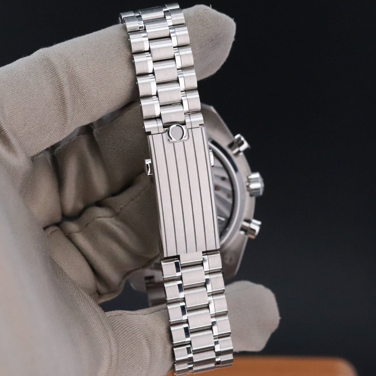 Omega Speedmaster Moonphase [2025 Complete] 43mm Steel Meteorite Gray Dial Blue Bezel Steel Bracelet 304.30.43.52.06.001