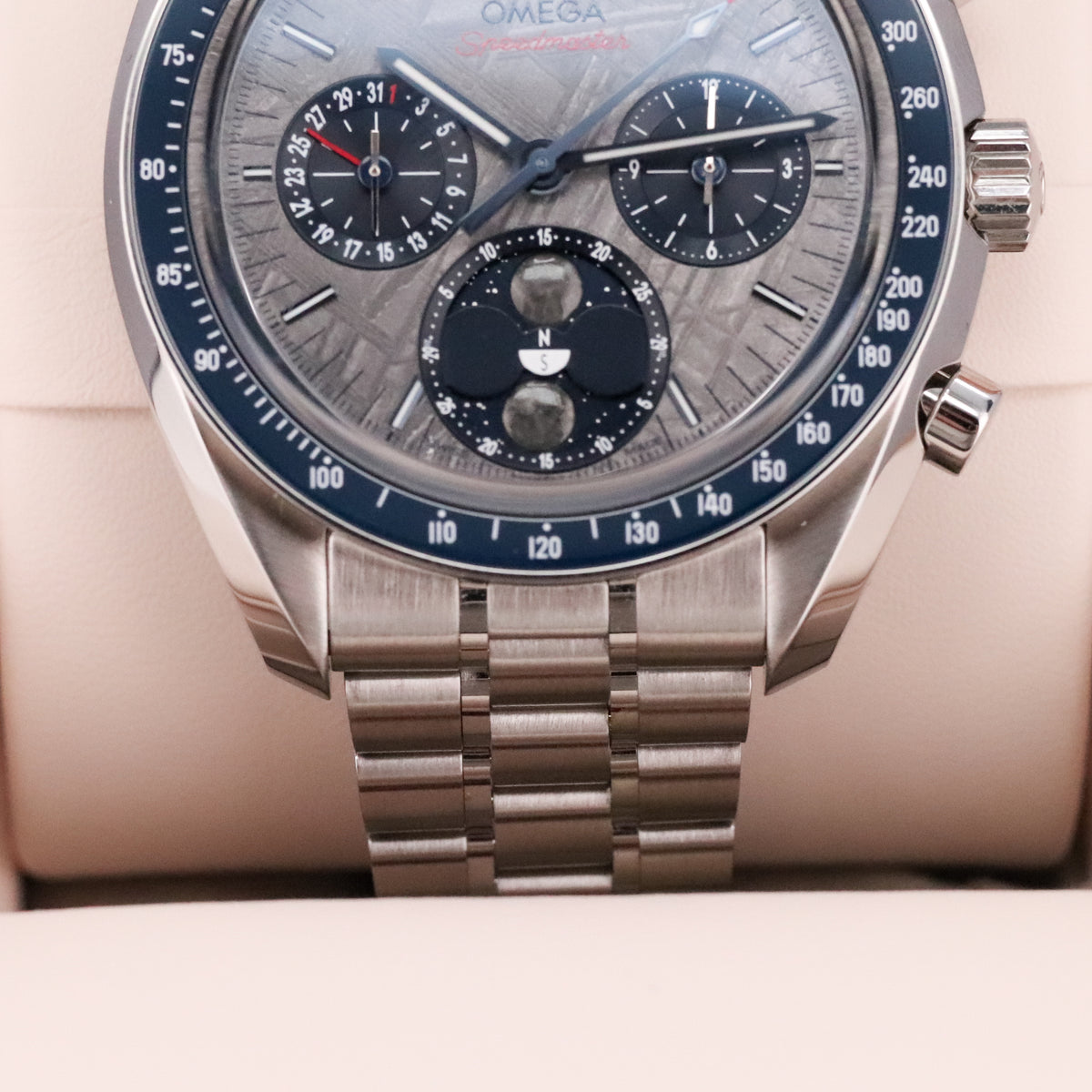 Omega Speedmaster Moonphase [2025 Complete] 43mm Steel Meteorite Gray Dial Blue Bezel Steel Bracelet 304.30.43.52.06.001