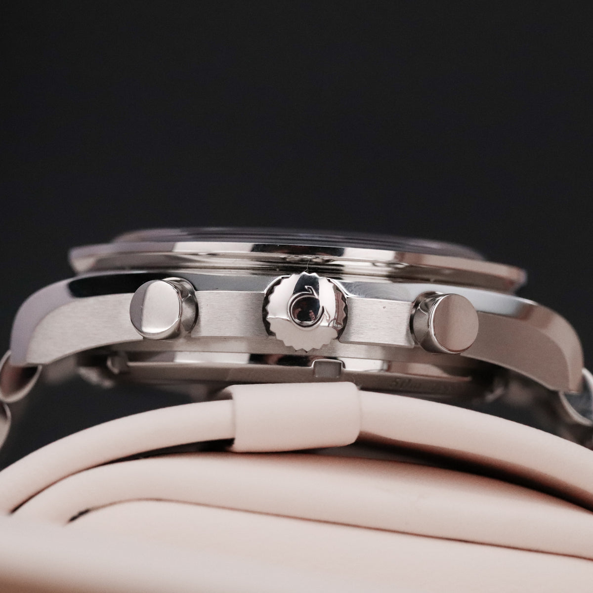 Omega Speedmaster Moonphase [2025 Complete] 43mm Steel Meteorite Gray Dial Blue Bezel Steel Bracelet 304.30.43.52.06.001