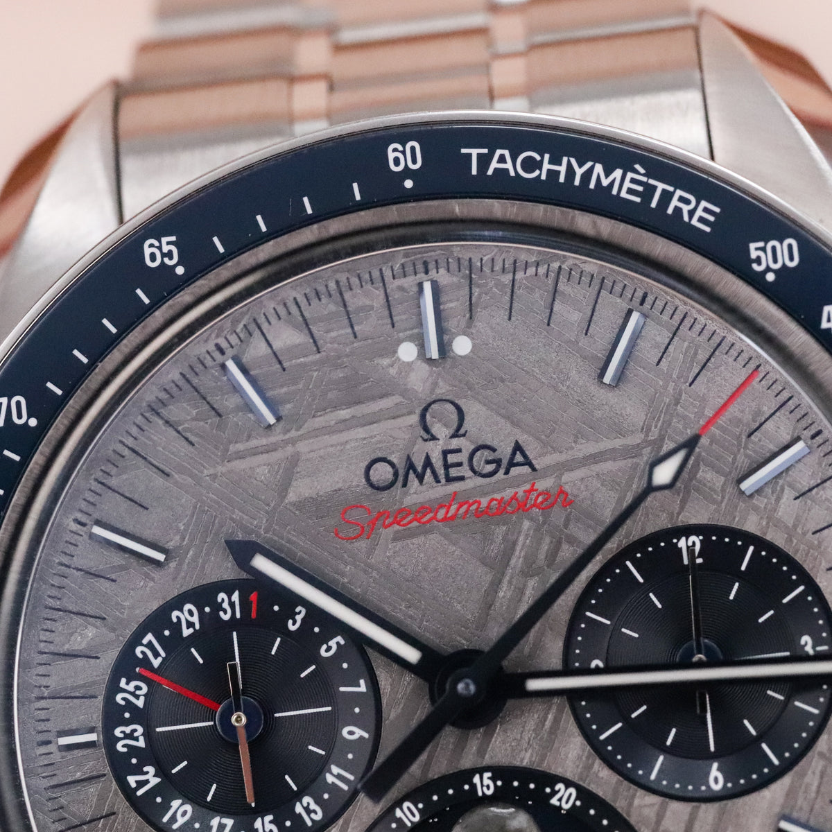 Omega Speedmaster Moonphase [2025 Complete] 43mm Steel Meteorite Gray Dial Blue Bezel Steel Bracelet 304.30.43.52.06.001