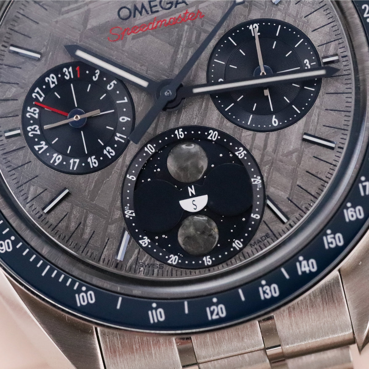 Omega Speedmaster Moonphase [2025 Complete] 43mm Steel Meteorite Gray Dial Blue Bezel Steel Bracelet 304.30.43.52.06.001