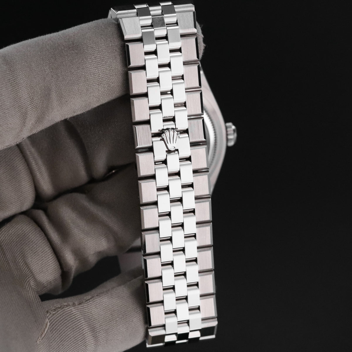 Rolex Land-Dweller [2025 Complete] 40mm Steel Case White Honeycomb Motif Dial White Gold Fluted Bezel Integrated Flat Jubilee Bracelet 127334