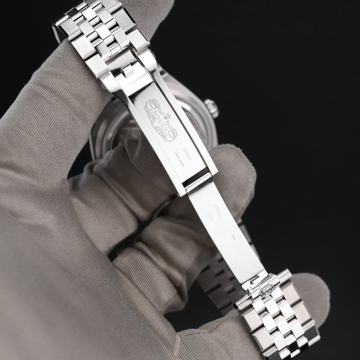Rolex Land-Dweller [2025 Complete] 40mm Steel Case White Honeycomb Motif Dial White Gold Fluted Bezel Integrated Flat Jubilee Bracelet 127334