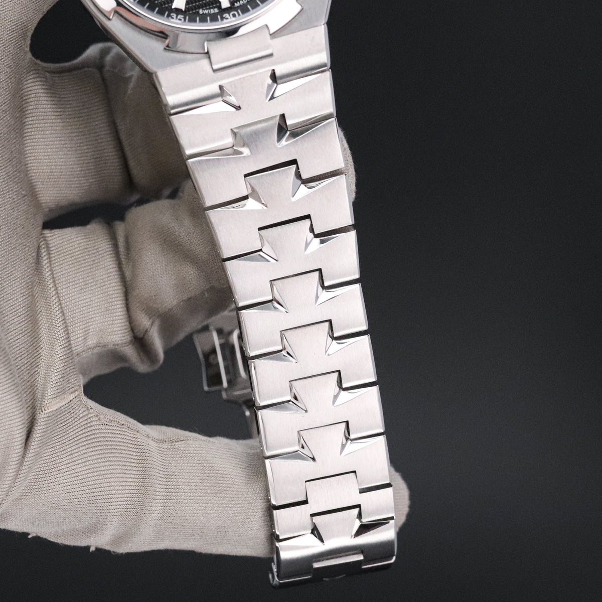 Vacheron Constantin Overseas Complete 42mm Steel Case Guilloché Black Dial Silver Bezel Stainless Steel Bracelet 47040/B01A-9094