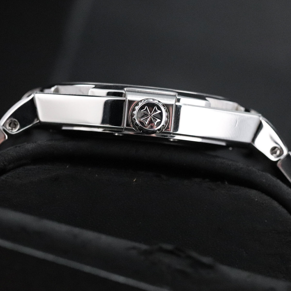 Vacheron Constantin Overseas Complete 42mm Steel Case Guilloché Black Dial Silver Bezel Stainless Steel Bracelet 47040/B01A-9094