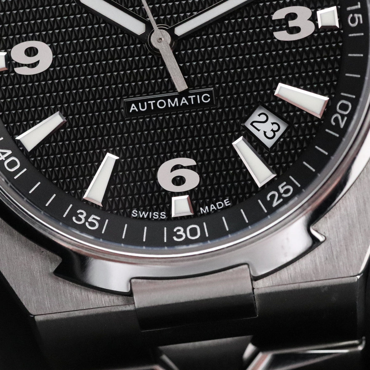 Vacheron Constantin Overseas Complete 42mm Steel Case Guilloché Black Dial Silver Bezel Stainless Steel Bracelet 47040/B01A-9094