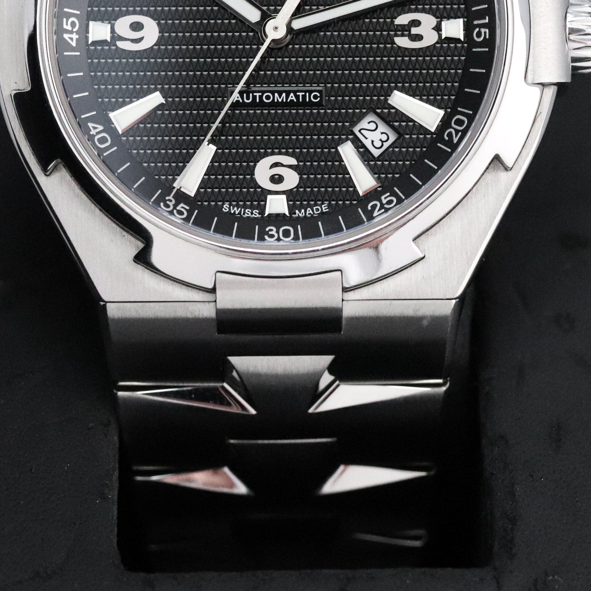 Vacheron Constantin Overseas Complete 42mm Steel Case Guilloché Black Dial Silver Bezel Stainless Steel Bracelet 47040/B01A-9094