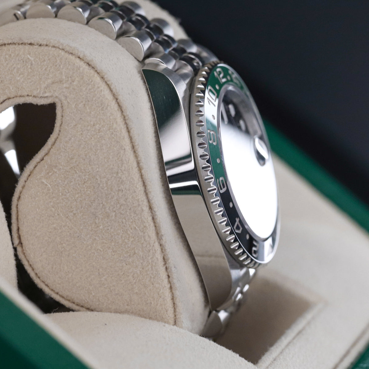 Rolex GMT-Master II Sprite [Complete Set NEW] 40mm Green Black Ceramic Bezel 126720VTNR