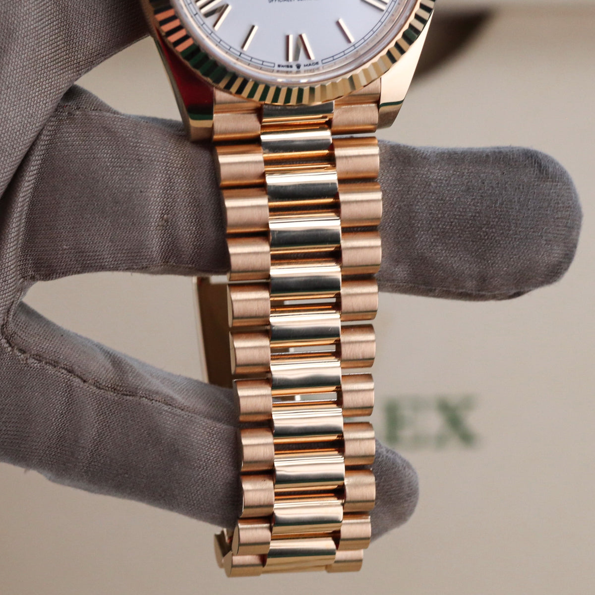 Rolex Day-Date 40mm White Roman Yellow Gold Fluted Gold Presidential 228238