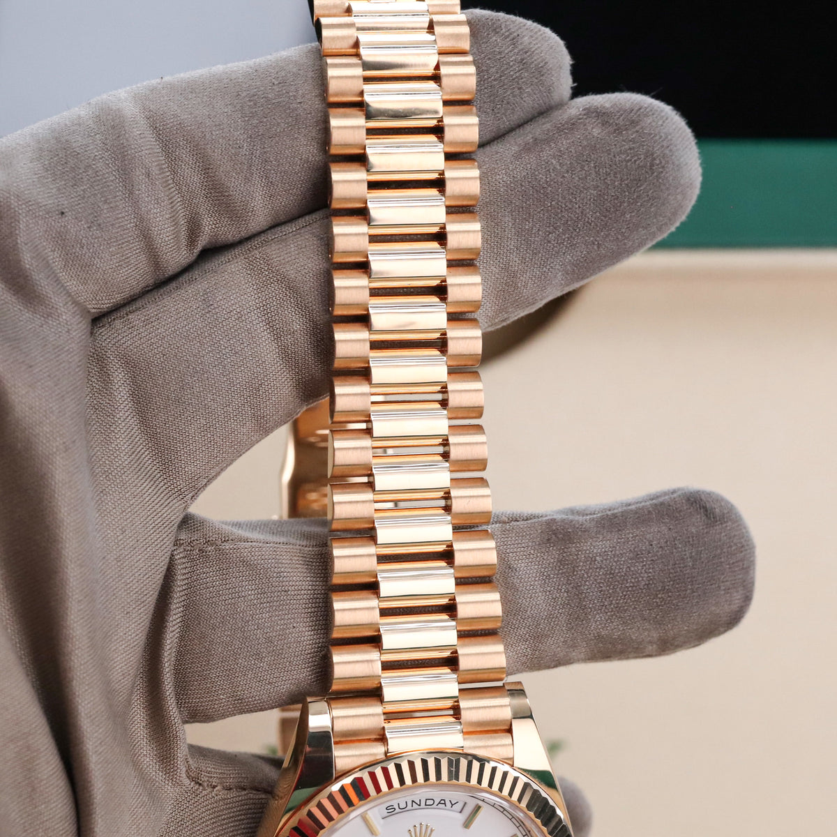 Rolex Day-Date 40mm White Roman Yellow Gold Fluted Gold Presidential 228238