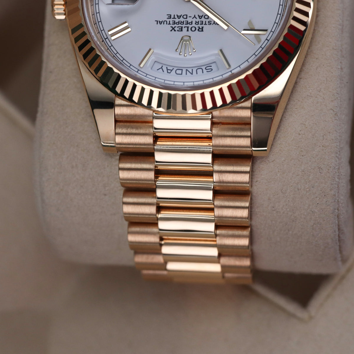 Rolex Day-Date 40mm White Roman Yellow Gold Fluted Gold Presidential 228238