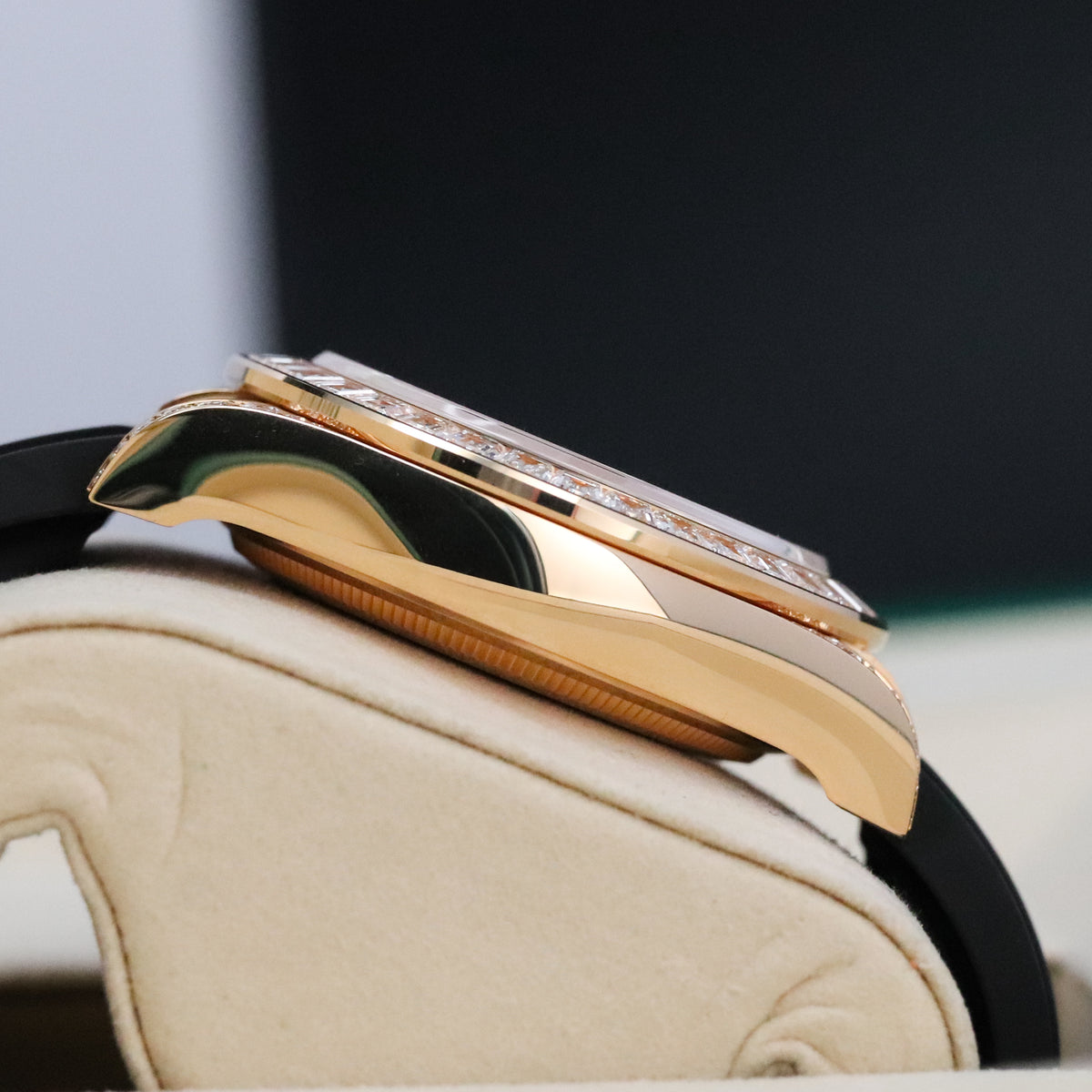 Rolex Daytona Cosmograph [2025 Complete] 40mm Yellow Gold Case Champagne Dial 18k Diamond Bezel Rubber Strap 126538TBR