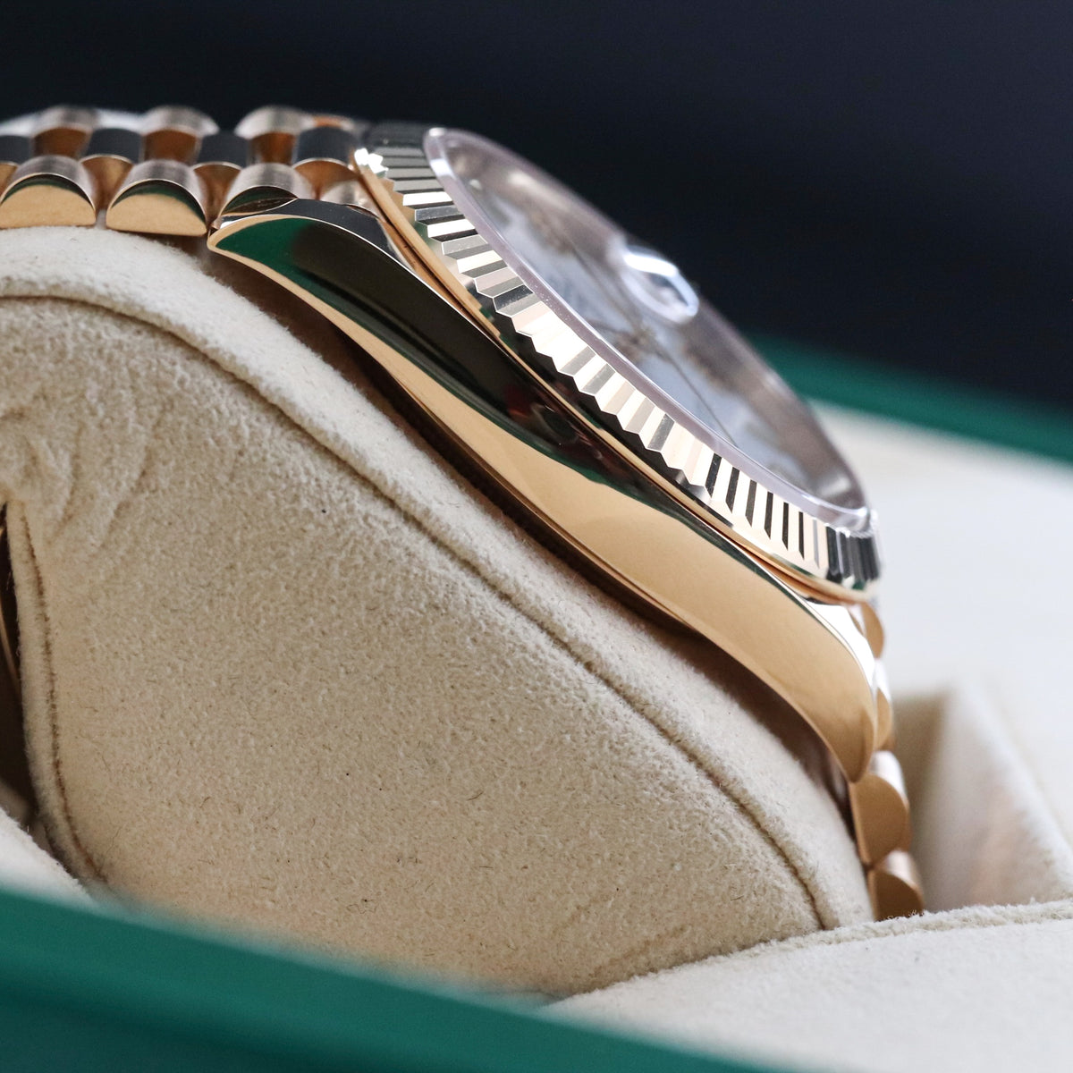 Rolex Day-Date 40mm White Roman Yellow Gold Fluted Gold Presidential 228238