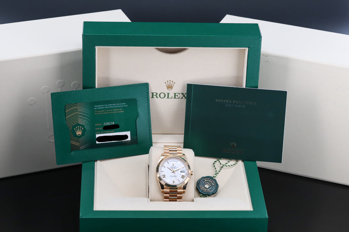 Rolex Day-Date 40mm White Roman Yellow Gold Fluted Gold Presidential 228238