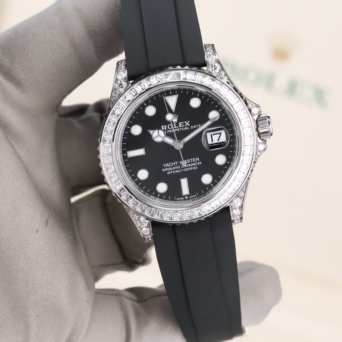Rolex Yachtmaster [2025 Complete] 42mm White Gold Black Dial 18k Diamond Bezel Rubber Strap 226679TBR