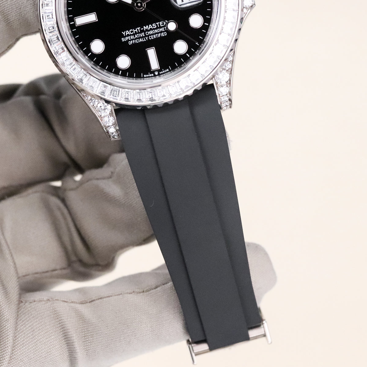 Rolex Yachtmaster [2025 Complete] 42mm White Gold Black Dial 18k Diamond Bezel Rubber Strap 226679TBR