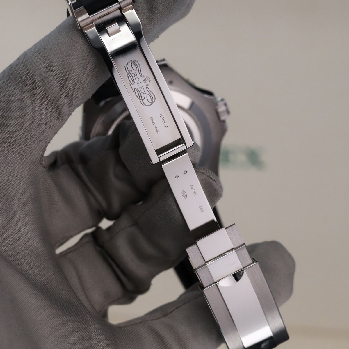 Rolex Yachtmaster [2025 Complete] 42mm White Gold Black Dial 18k Diamond Bezel Rubber Strap 226679TBR