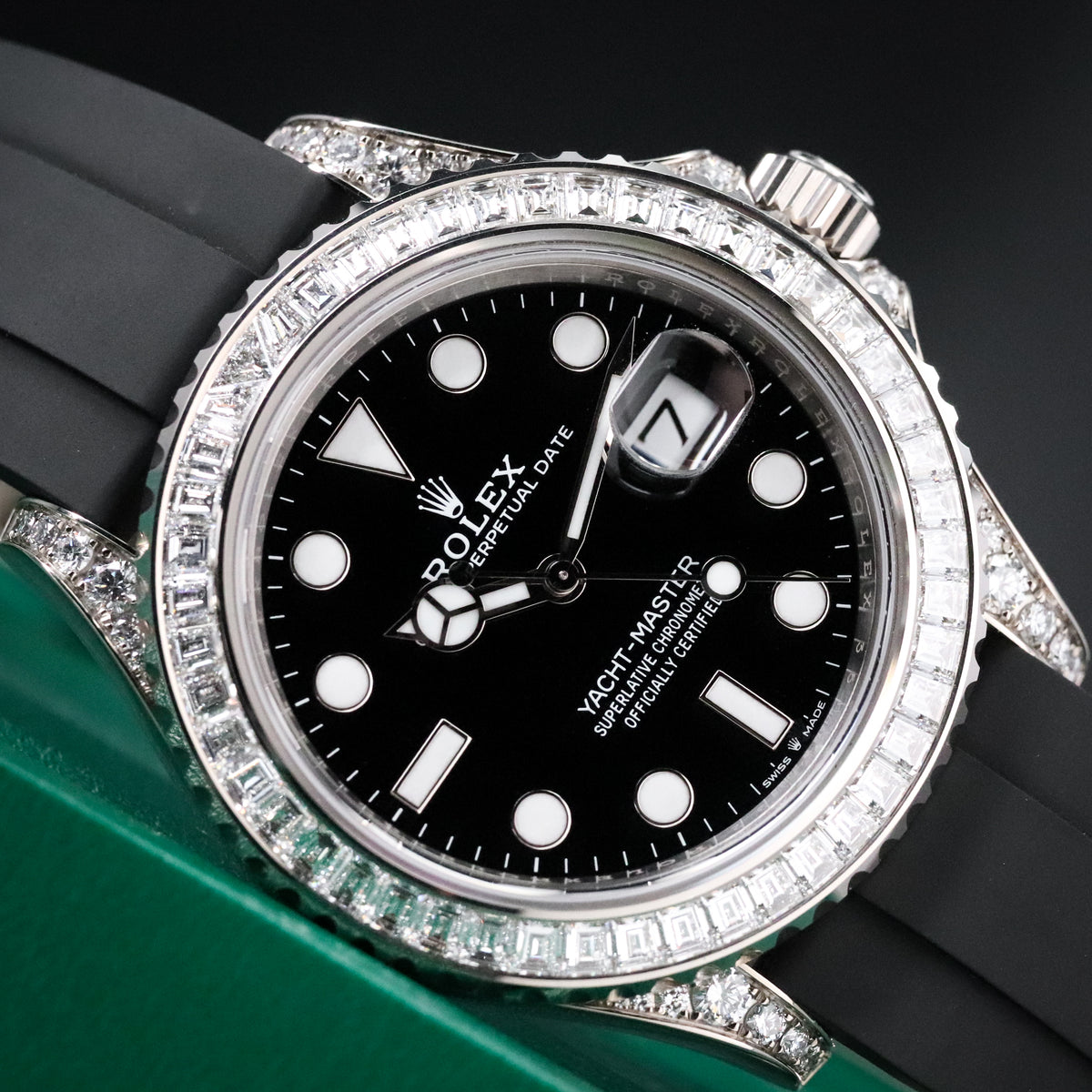 Rolex Yachtmaster [2025 Complete] 42mm White Gold Black Dial 18k Diamond Bezel Rubber Strap 226679TBR