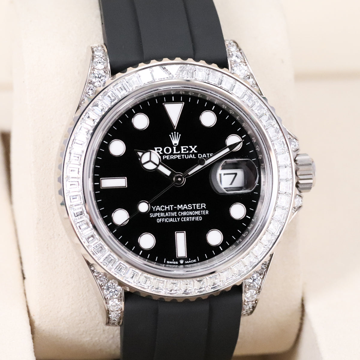 Rolex Yachtmaster [2025 Complete] 42mm White Gold Black Dial 18k Diamond Bezel Rubber Strap 226679TBR
