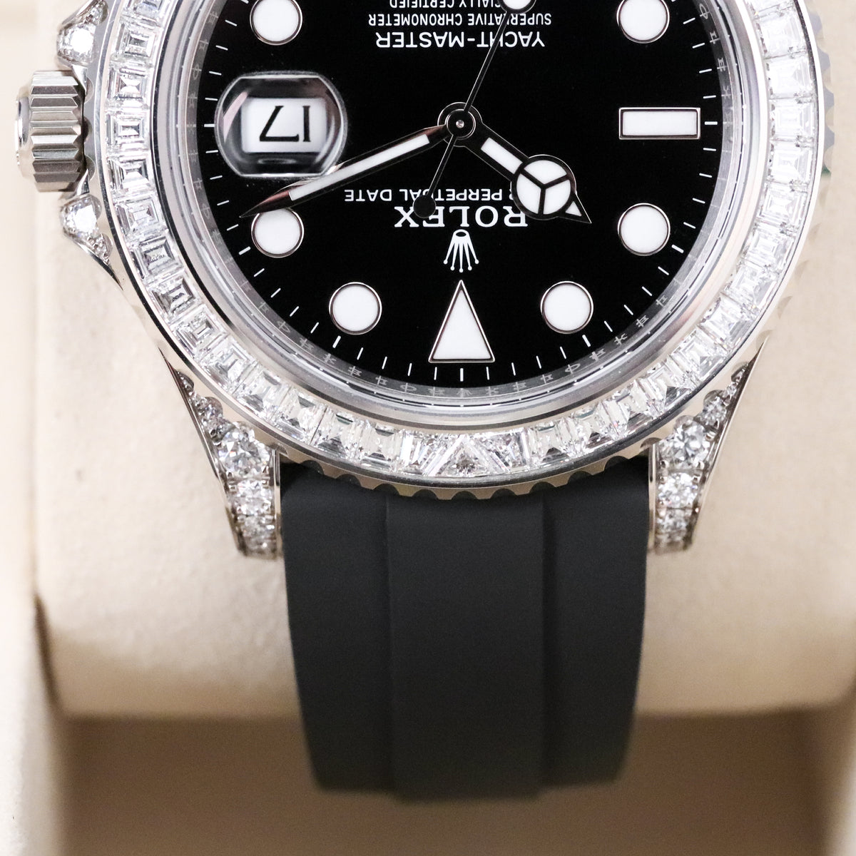 Rolex Yachtmaster [2025 Complete] 42mm White Gold Black Dial 18k Diamond Bezel Rubber Strap 226679TBR