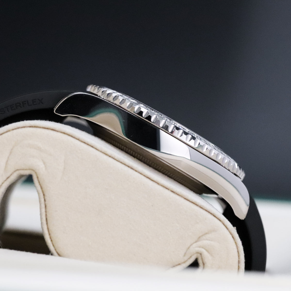 Rolex Yachtmaster [2025 Complete] 42mm White Gold Black Dial 18k Diamond Bezel Rubber Strap 226679TBR