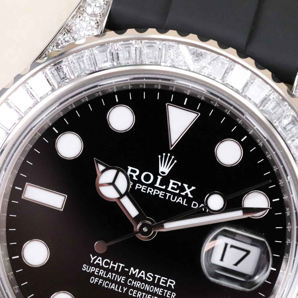 Rolex Yachtmaster [2025 Complete] 42mm White Gold Black Dial 18k Diamond Bezel Rubber Strap 226679TBR