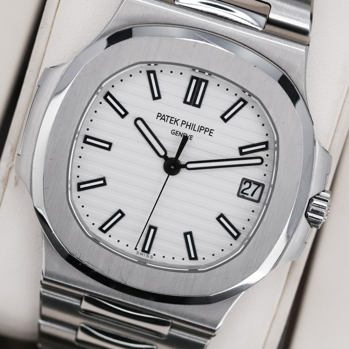 Patek Philippe Nautilus Complete 40mm Steel Case White Dial Steel Bezel Steel Bracelet 5711/1A-011