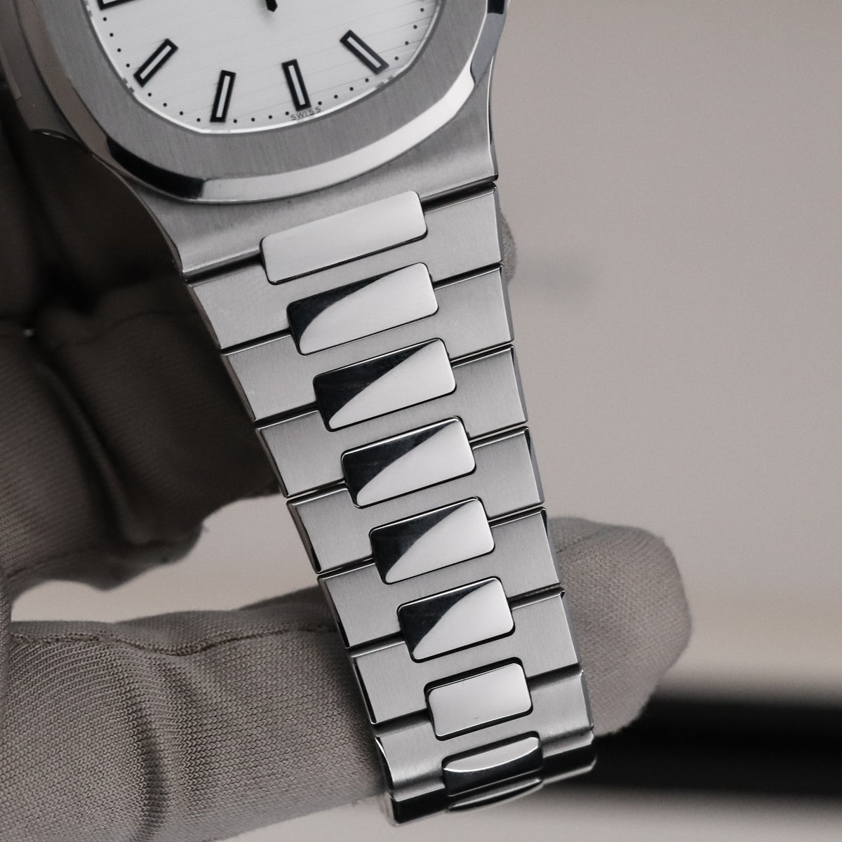 Patek Philippe Nautilus Complete 40mm Steel Case White Dial Steel Bezel Steel Bracelet 5711/1A-011