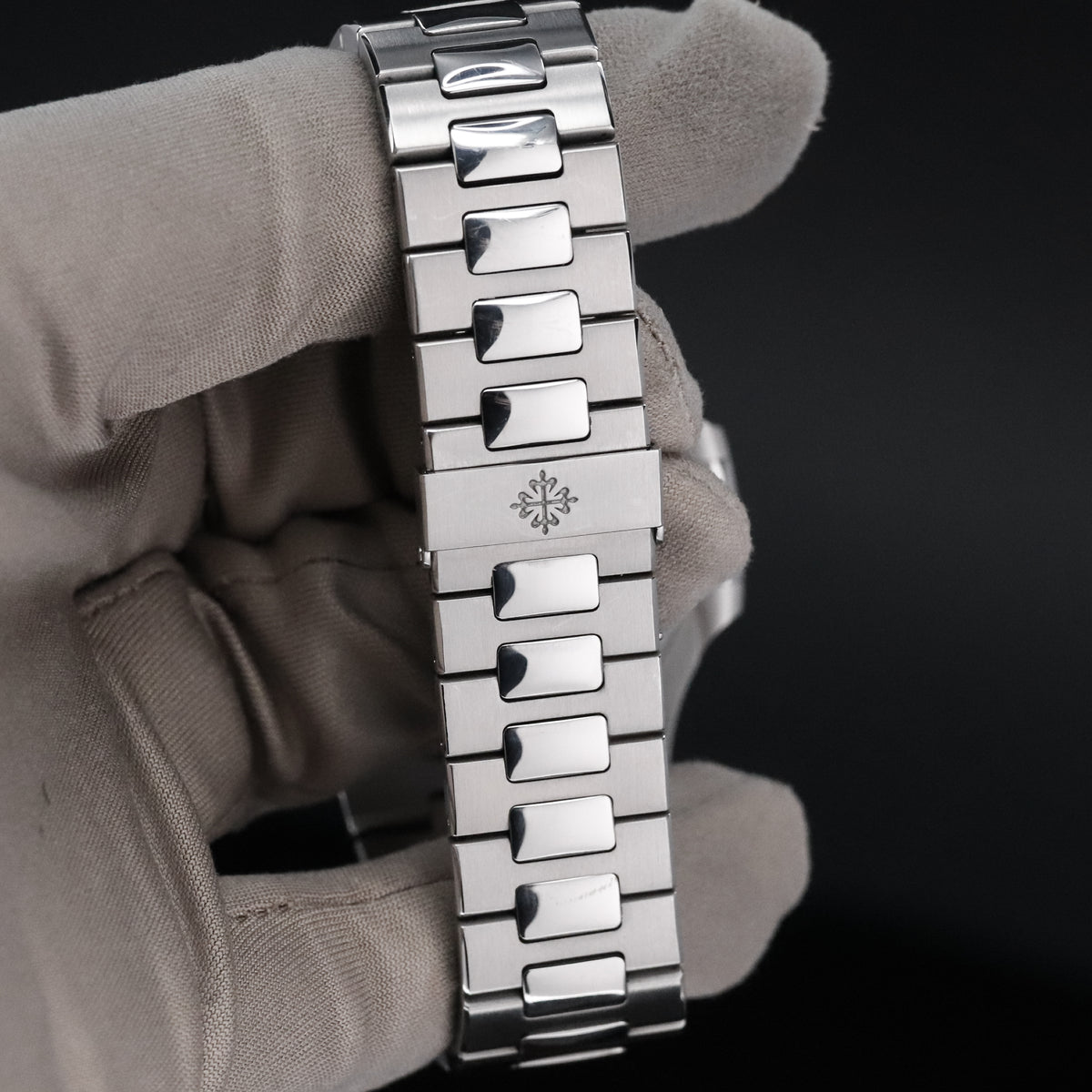 Patek Philippe Nautilus Complete 40mm Steel Case White Dial Steel Bezel Steel Bracelet 5711/1A-011