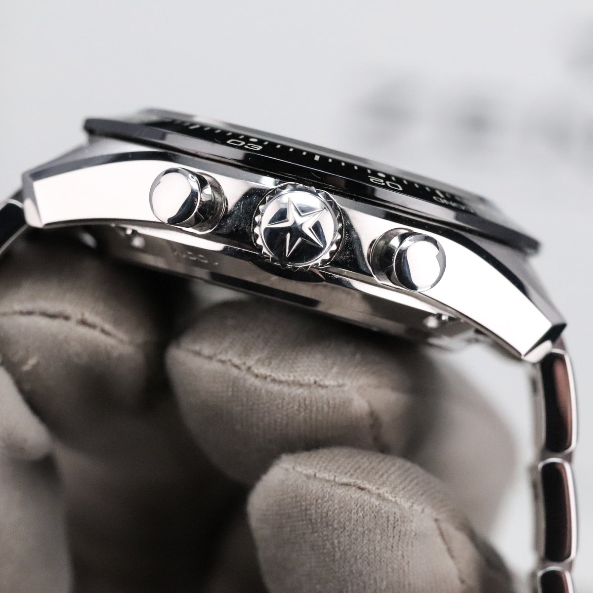 Zenith Chronomaster Sport 41mm Steel Case White Dial Black Bezel Steel Bracelet 03.3100.3600/69.M3100