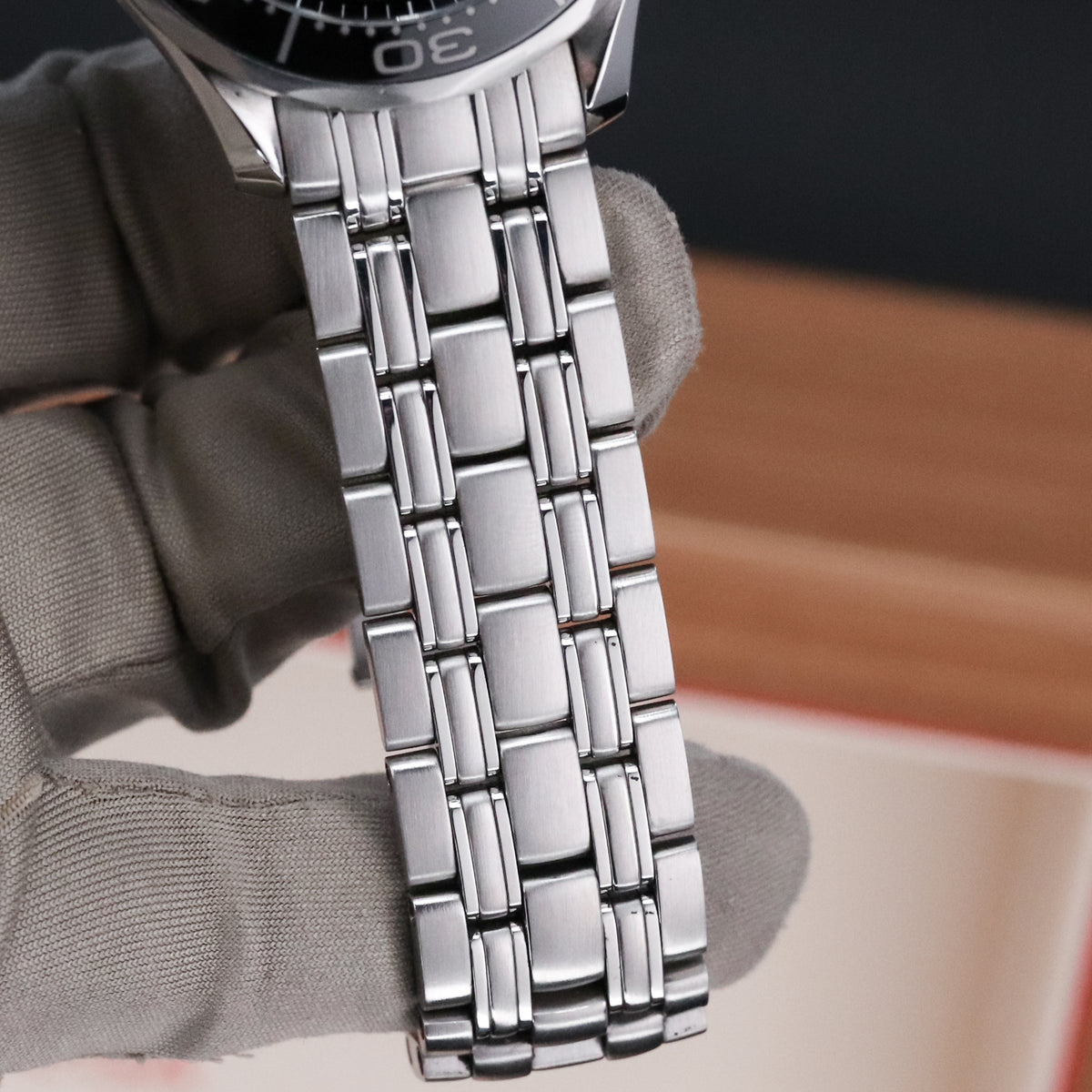 Omega Seamaster Diver 300M [2018 COMPLETE] 41mm Steel Case Black Dial Silver Steel Bezel and Stainless Steel Bracelet 212.30.41.20.01.003