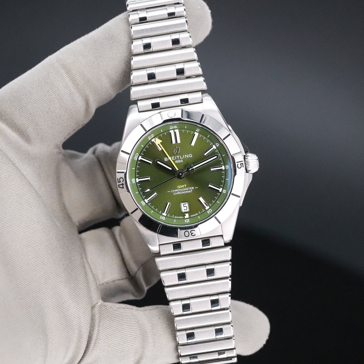 Breitling Chronomat Automatic GMT 40 [2024 COMPLETE] Limited 1750pcs 40mm Steel Case Green Dial Silver Steel Bezel Stainless Steel Bracelet A32398