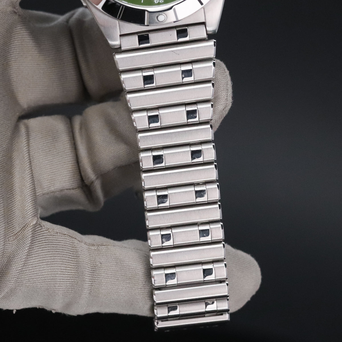 Breitling Chronomat Automatic GMT 40 [2024 COMPLETE] Limited 1750pcs 40mm Steel Case Green Dial Silver Steel Bezel Stainless Steel Bracelet A32398