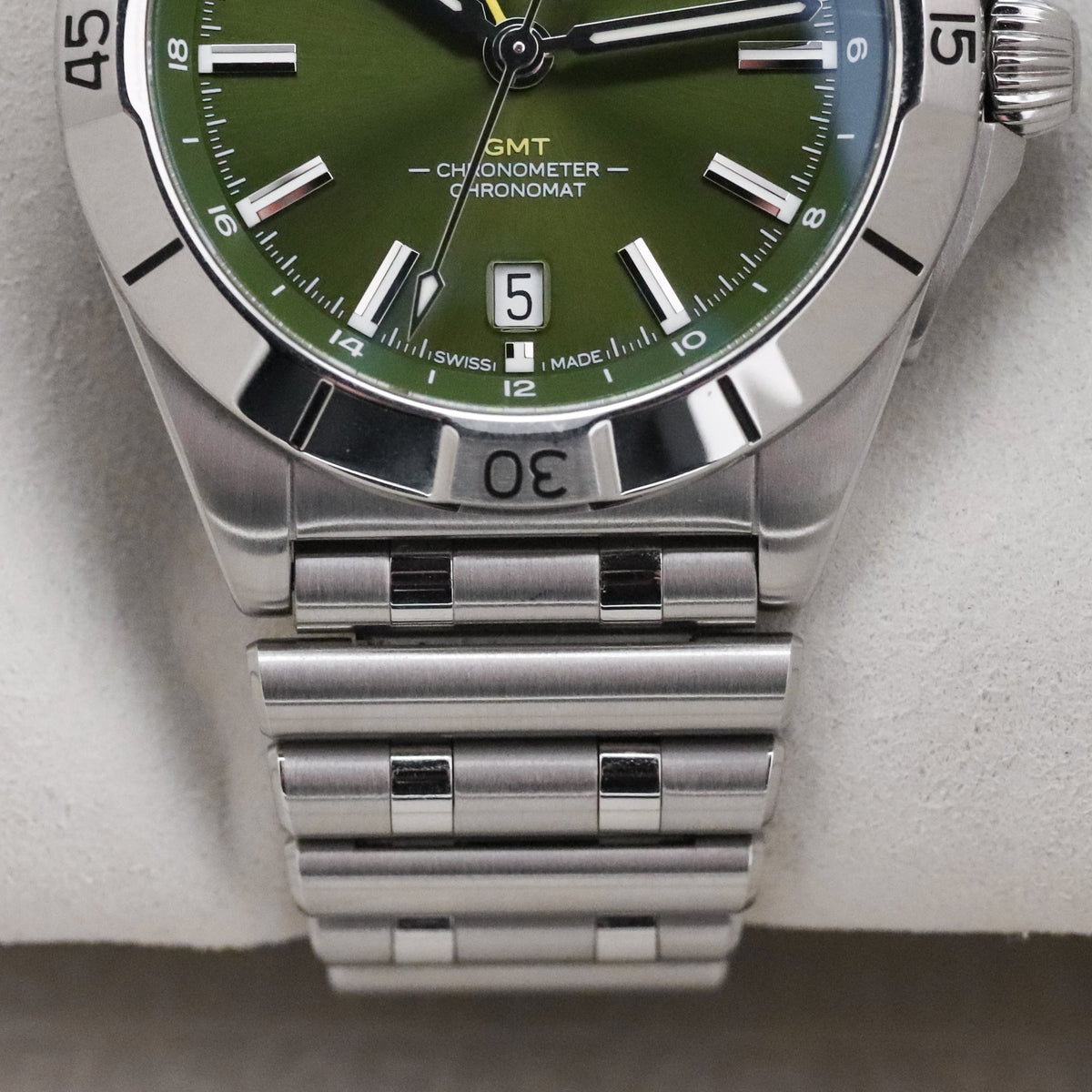 Breitling Chronomat Automatic GMT 40 [2024 COMPLETE] Limited 1750pcs 40mm Steel Case Green Dial Silver Steel Bezel Stainless Steel Bracelet A32398