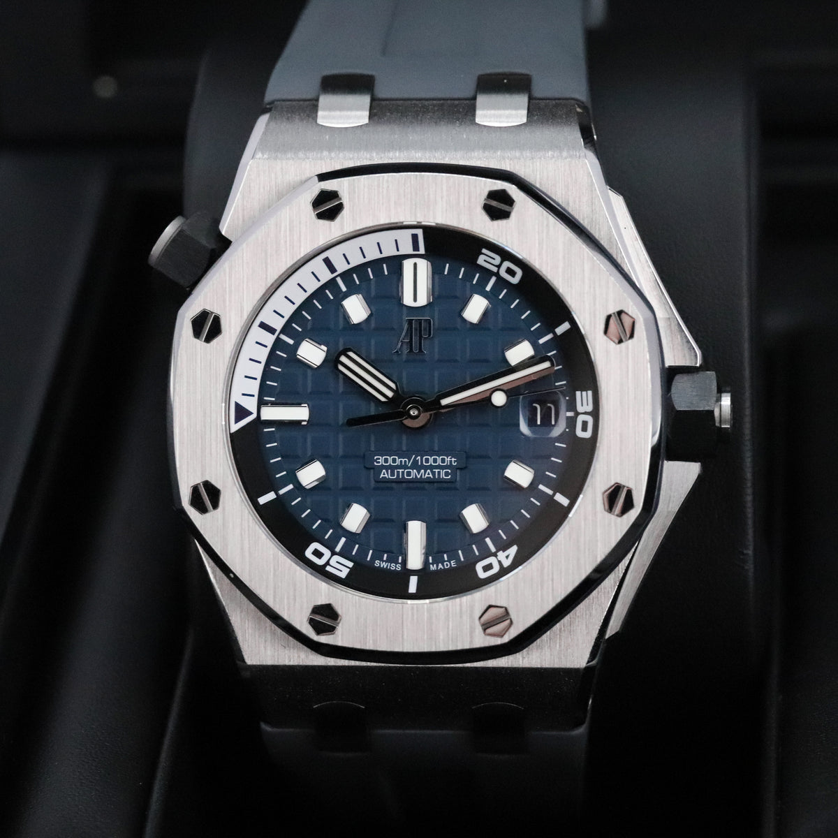 Audemars Piguet Royal Oak Offshore Diver [2022 COMPLETE] 42mm Steel Case Blue Tapisserie Dial Silver Steel Bezel Blue Strap 15720ST