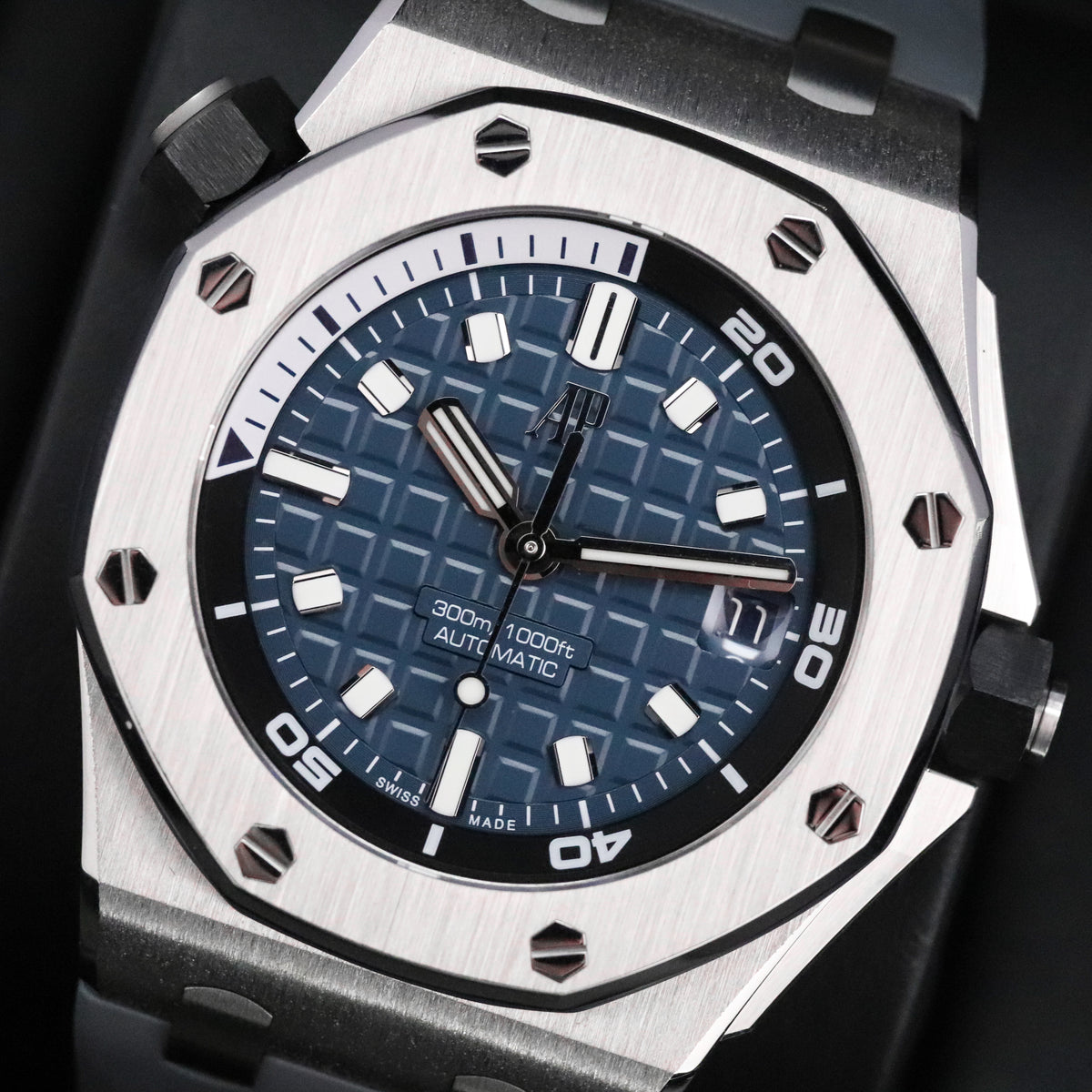 Audemars Piguet Royal Oak Offshore Diver [2022 COMPLETE] 42mm Steel Case Blue Tapisserie Dial Silver Steel Bezel Blue Strap 15720ST