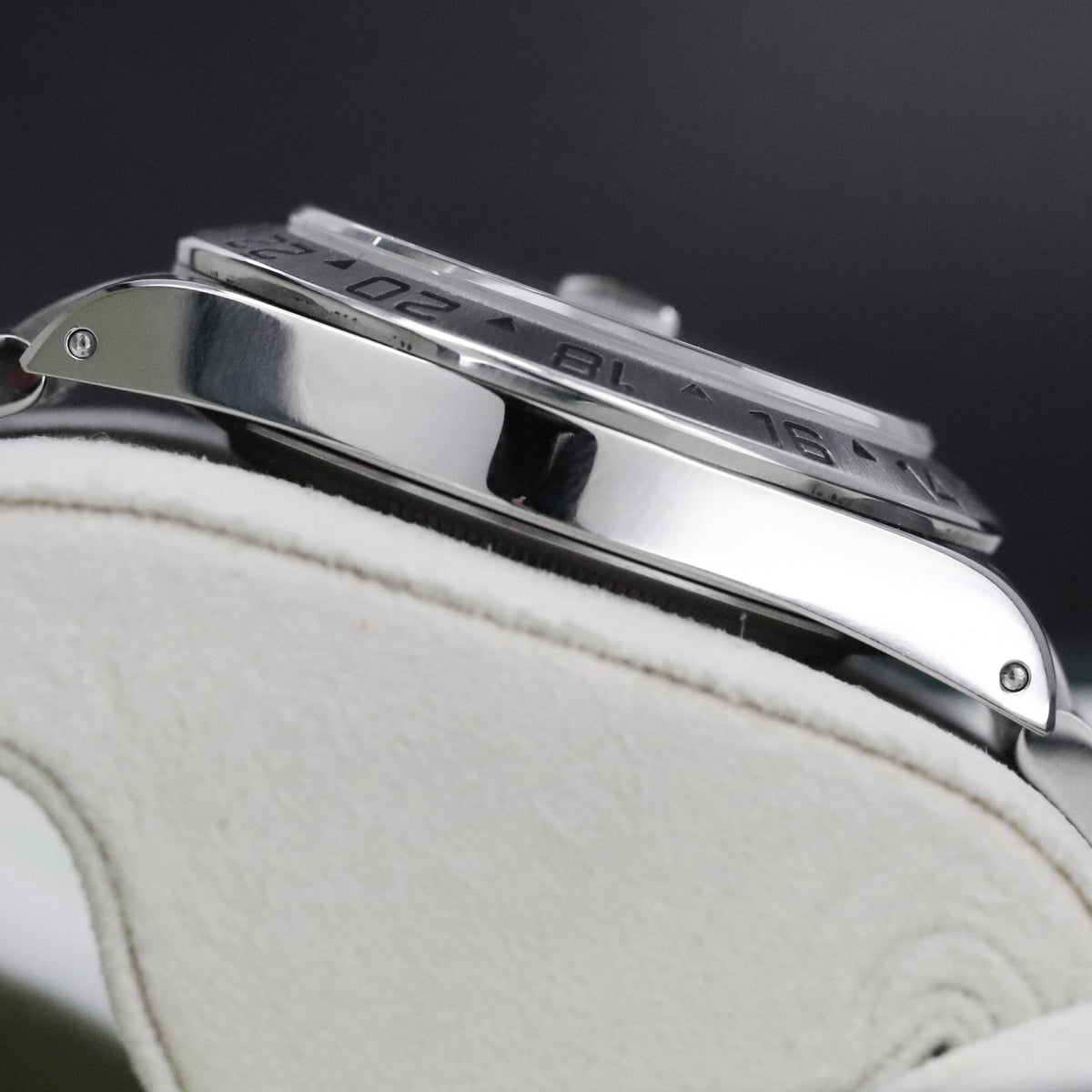 Rolex Explorer II Complete 40mm Steel Case Black Dial Silver Steel Bezel Oyster Bracelet 16570