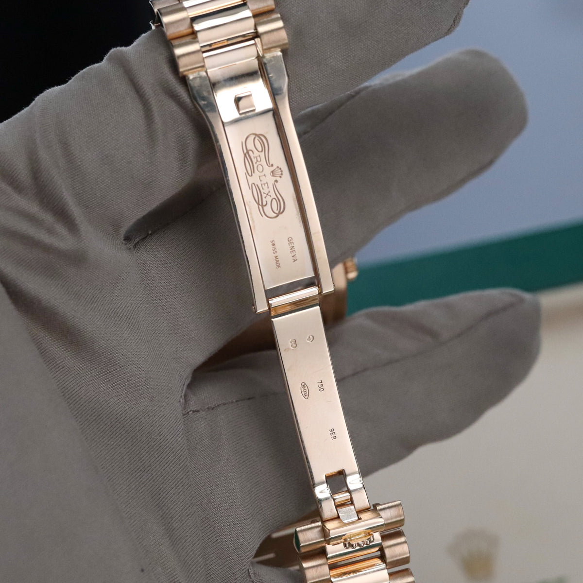Rolex Day-Date II 41mm [Complete Set] Yellow Gold Champagne Dial Presidential Bracelet 218238