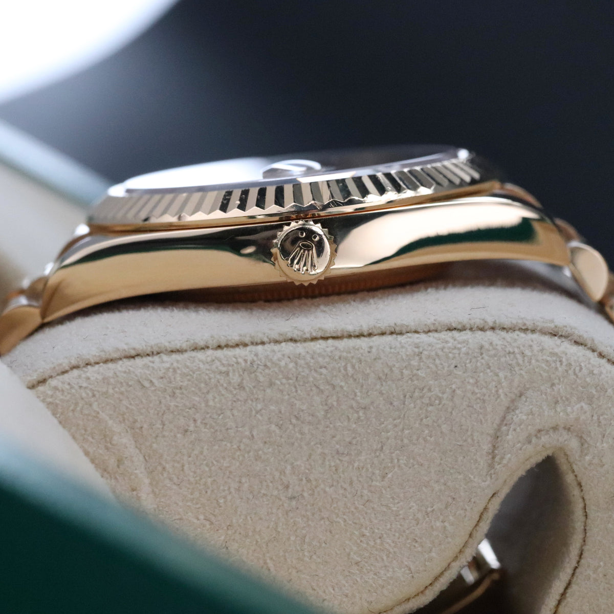 Rolex Day-Date II 41mm [Complete Set] Yellow Gold Champagne Dial Presidential Bracelet 218238