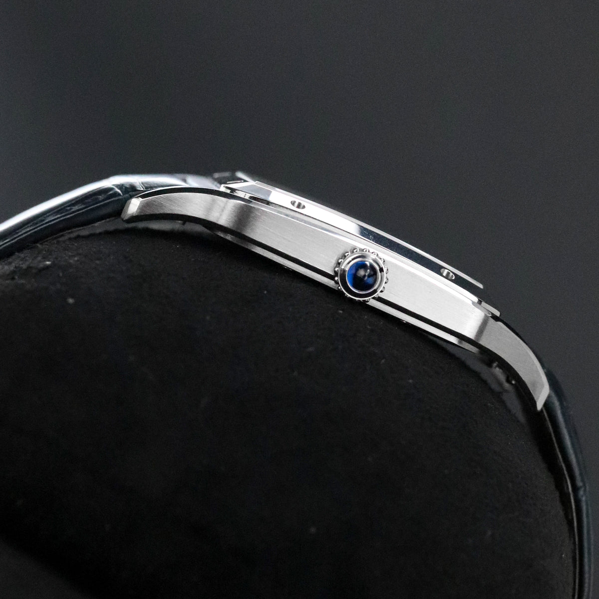 Cartier Santos Dumont Xl [2024 Complete] 33.9 mm x 46.6 mm Steel Roman Dial Blue Hands WSSA0032