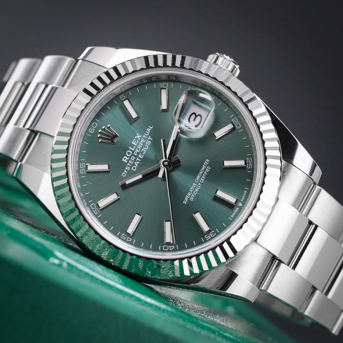 Rolex Datejust 41 [COMPLETE MINT] Mint Green Dial Fluted Bezel Oyster Bracelet White Gold 126334