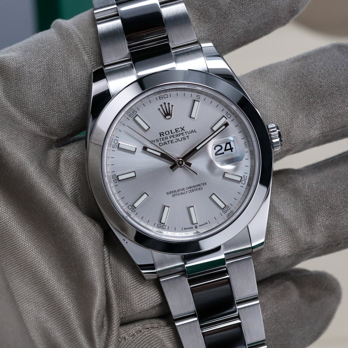 Rolex Datejust 41 [COMPLETE MINT] Silver Stick Dial Smooth Bezel Oyster Grey 126300 Automatic